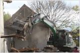 Hannover 96 Bagger in Aktion - Abbrucharbeiten an einer ehem. Kirche in H�nigsen