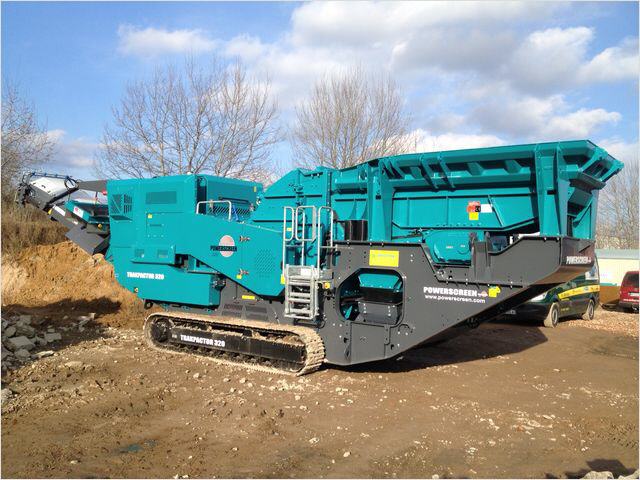 Unsere neue Brechanlage Powerscreen�  Trakpactor 320